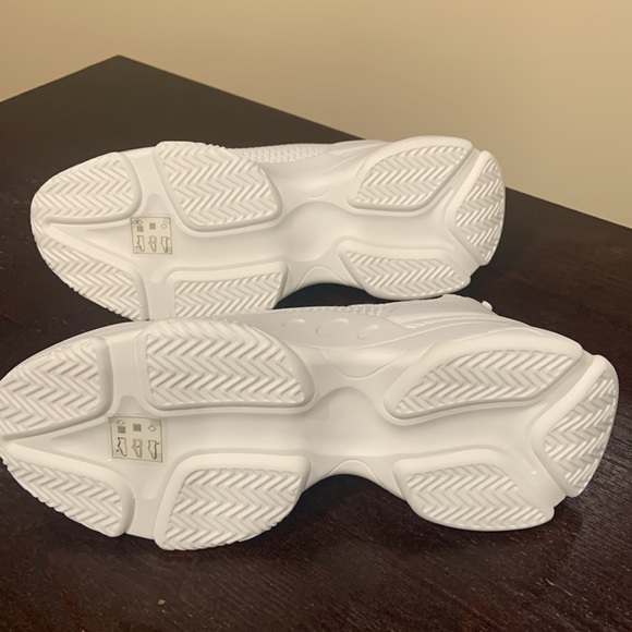 LEXXII runners. Brand new. Size 6.5 - Picture 3 of 3